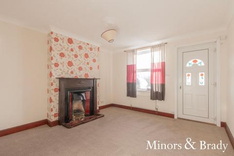 2 bedroom terraced house to rent, Elm Road, Caister-On-Sea
