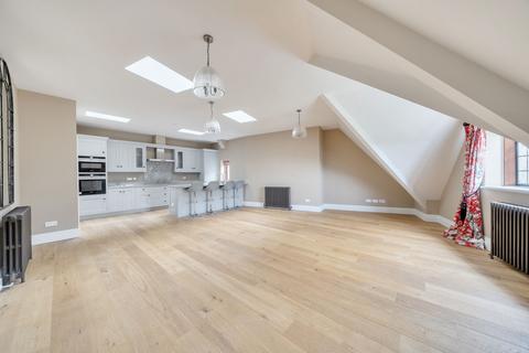 2 bedroom apartment for sale, Kings Drive, Midhurst, GU29