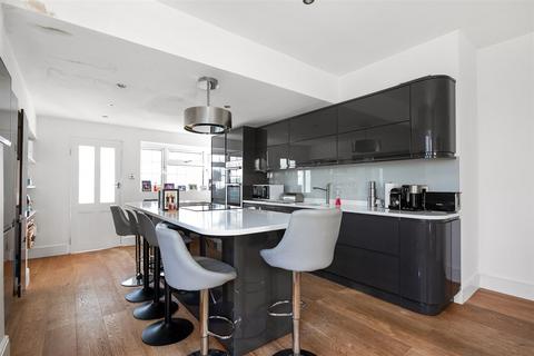 6 bedroom detached house for sale, Woodcote Grove Road, Coulsdon CR5