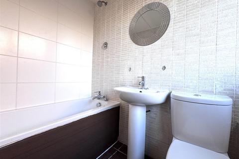 2 bedroom apartment to rent, Clanricarde Street, Honeywell, Barnsley