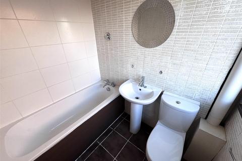 2 bedroom apartment to rent, Clanricarde Street, Honeywell, Barnsley