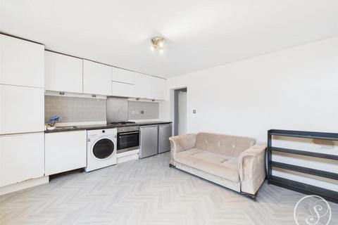 1 bedroom flat for sale, Back Highthorne Street, Armley, Leeds