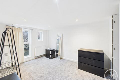 1 bedroom flat for sale, Back Highthorne Street, Armley, Leeds