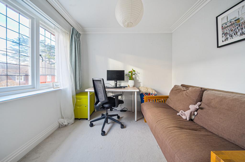 Bedroom 5/Study
