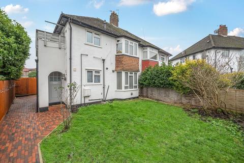 2 bedroom maisonette for sale, Grove Close, Kingston Upon Thames, KT1