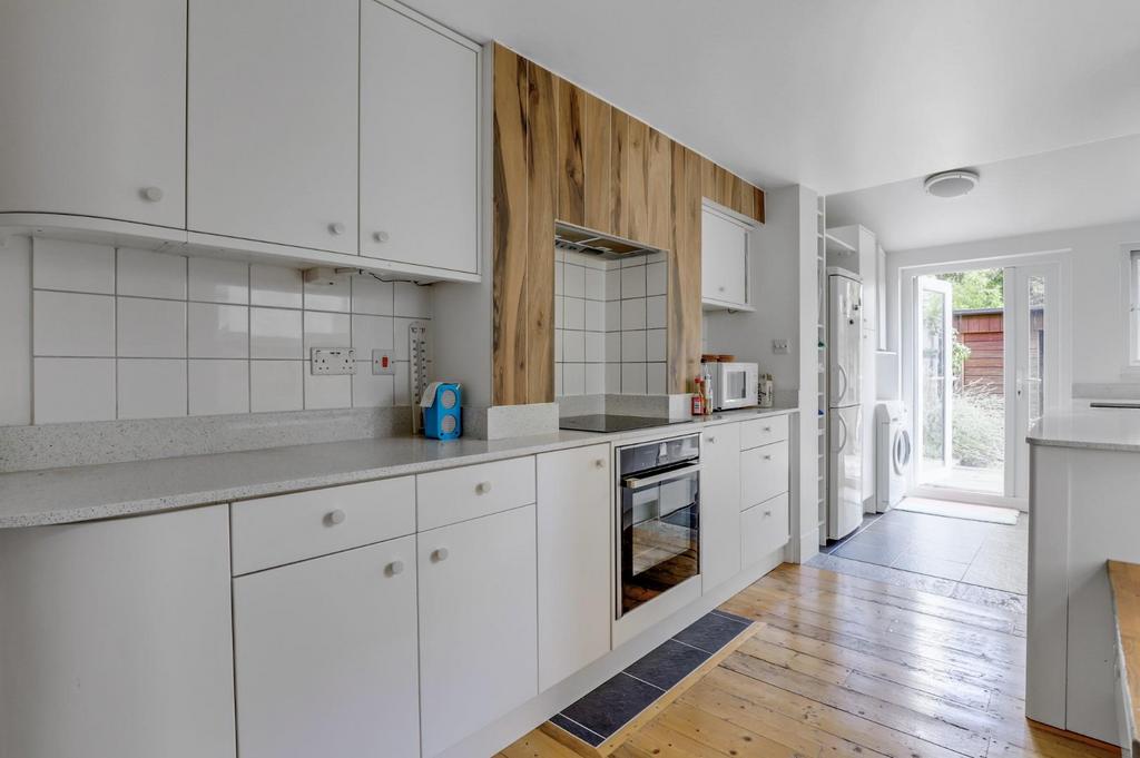15-3c9c JHProp World - 38 Larkbere Road - 11.jpg