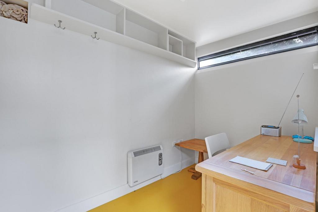 02-9fd0 JHProp World - 38 Larkbere Road - 13.jpg
