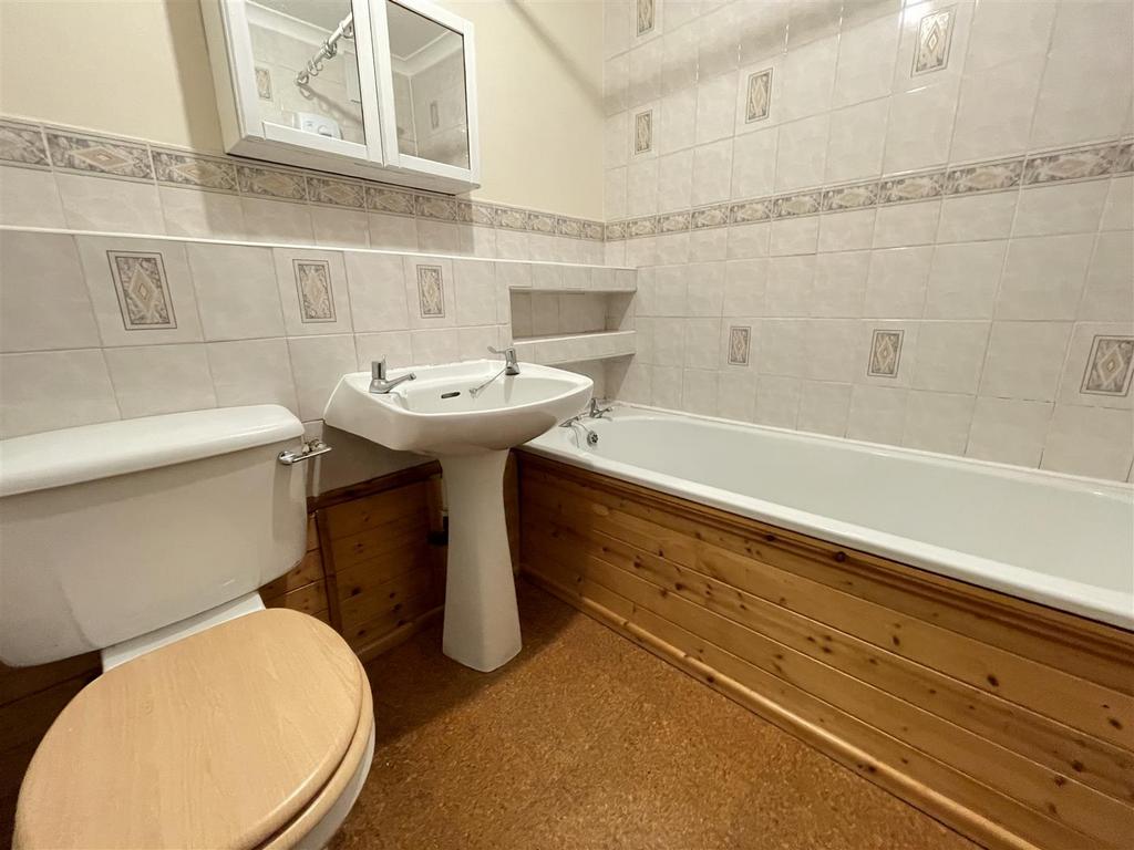 Bathroom.JPG