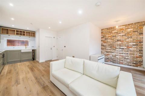 undefined, Mews Street, London E1W