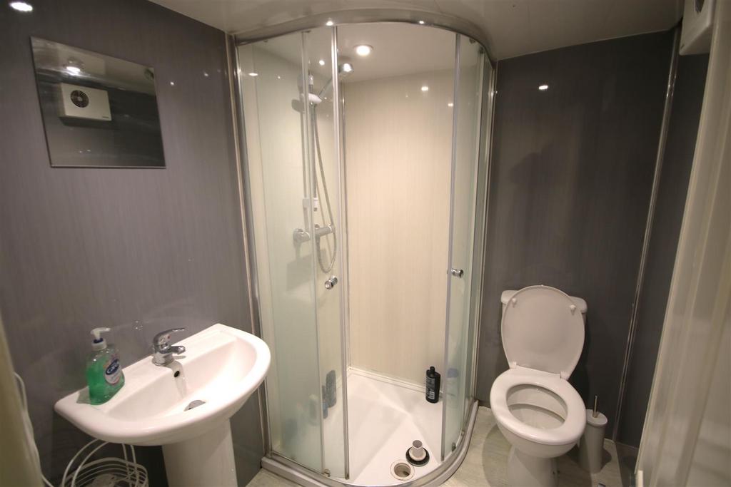Shower Room 2 3 (2).JPG
