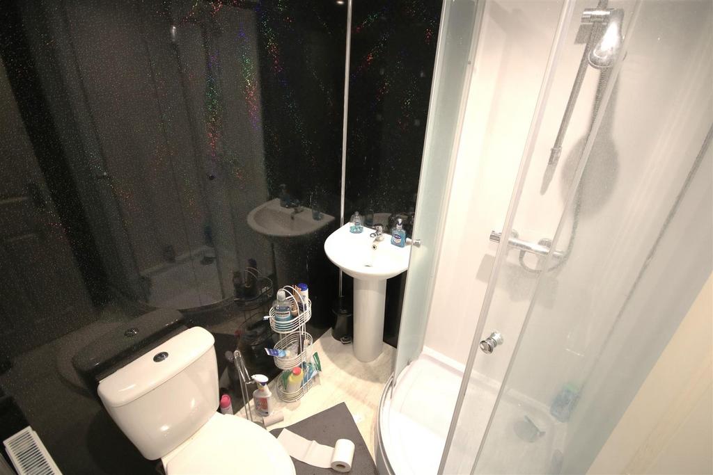 Shower Room 4 5.JPG