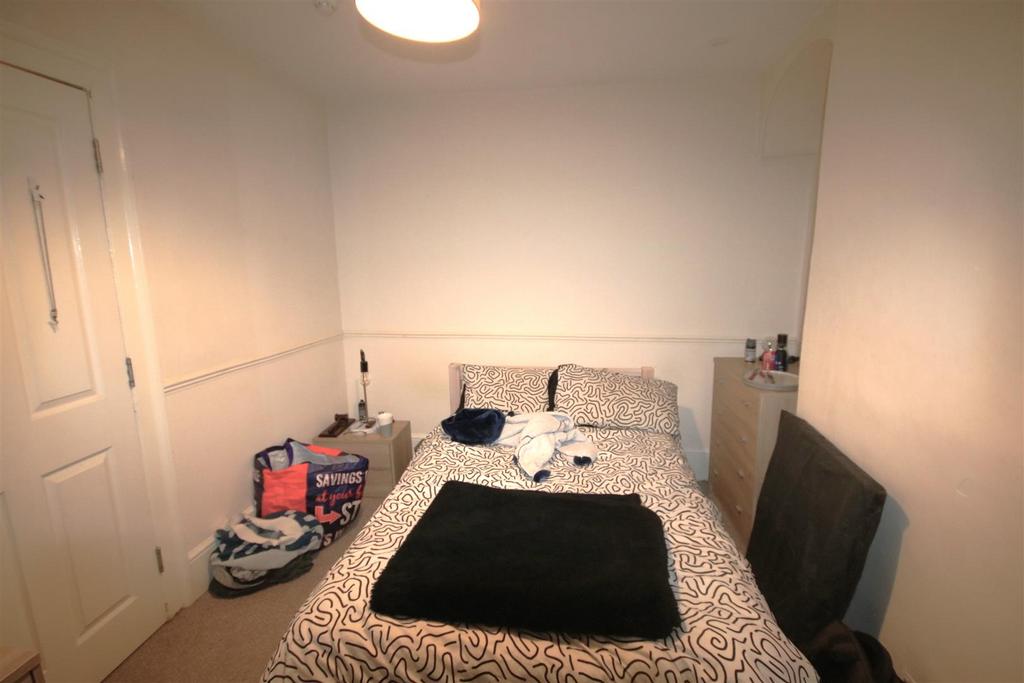 Bedroom 1.JPG