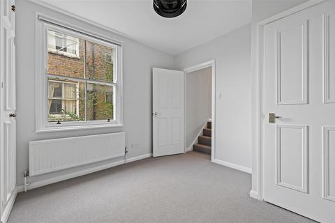 1 bedroom flat for sale, Blythe Road, London W14