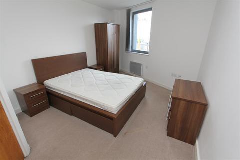 2 bedroom flat to rent, Echo Central One, Cross Green Lane
