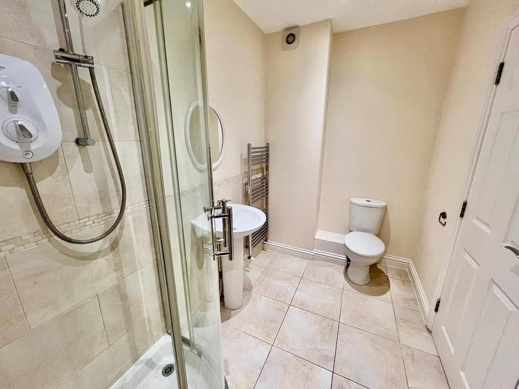 Family Shower Room