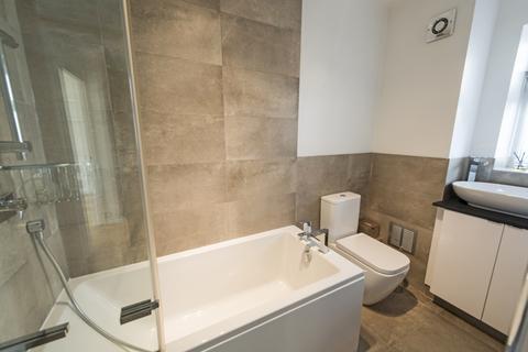 1 bedroom house to rent, Battersea High Street, London, SW11