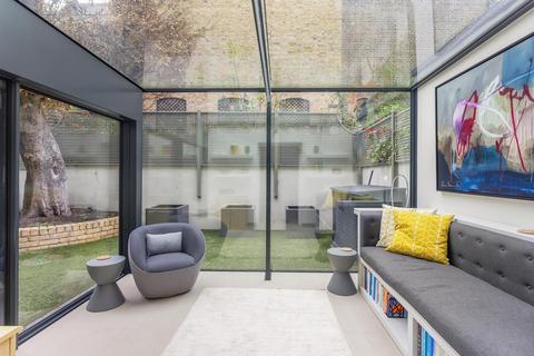 2 bedroom flat for sale, Campden Hill Gardens, London, W8