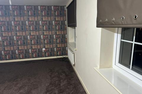 4 bedroom terraced house to rent, Britannia Crescent, Huddersfield HD2
