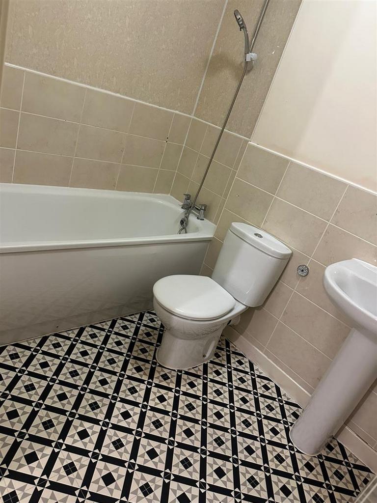 Family bathroom.jpeg