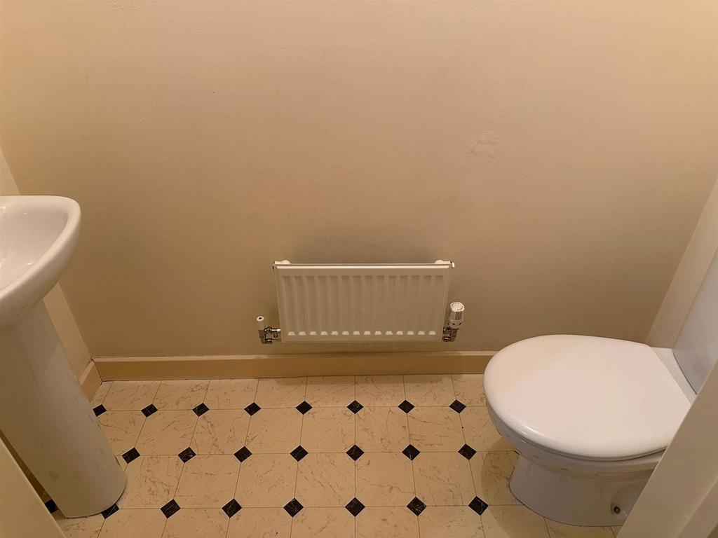 WC ground floor .jpeg