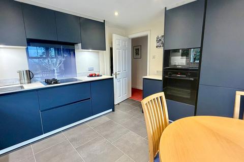 2 bedroom apartment for sale, Woodbridge Drive, CAMBERLEY GU15