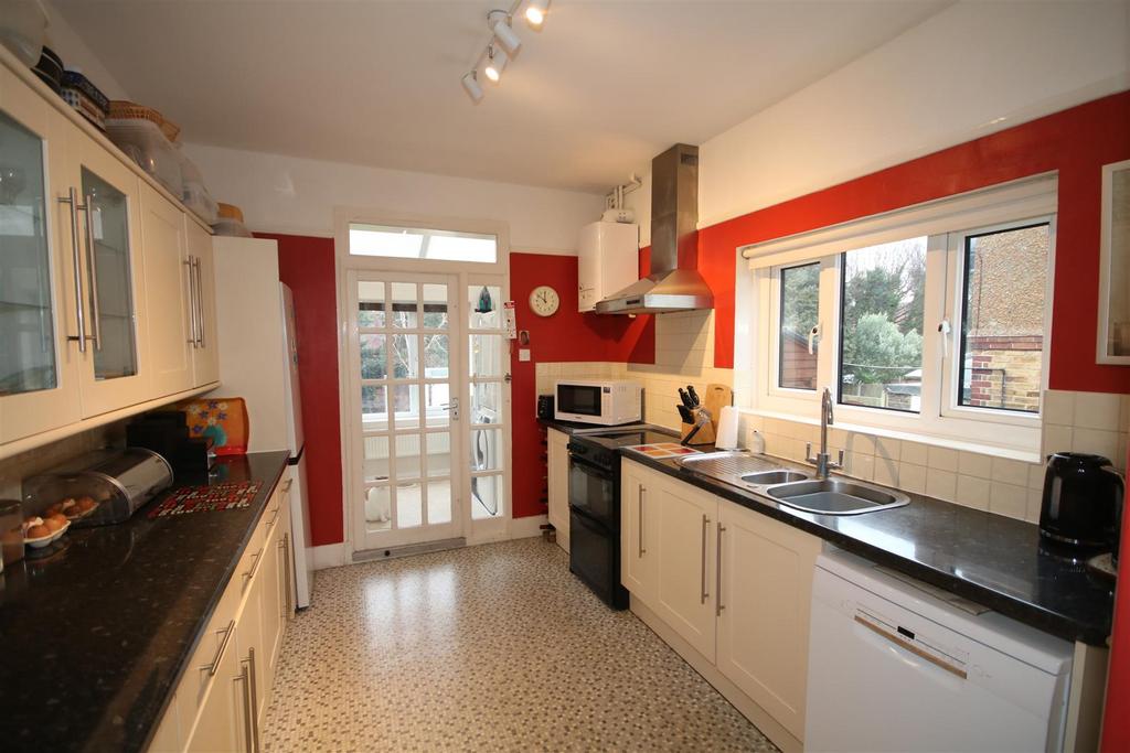 Kitchen a.JPG