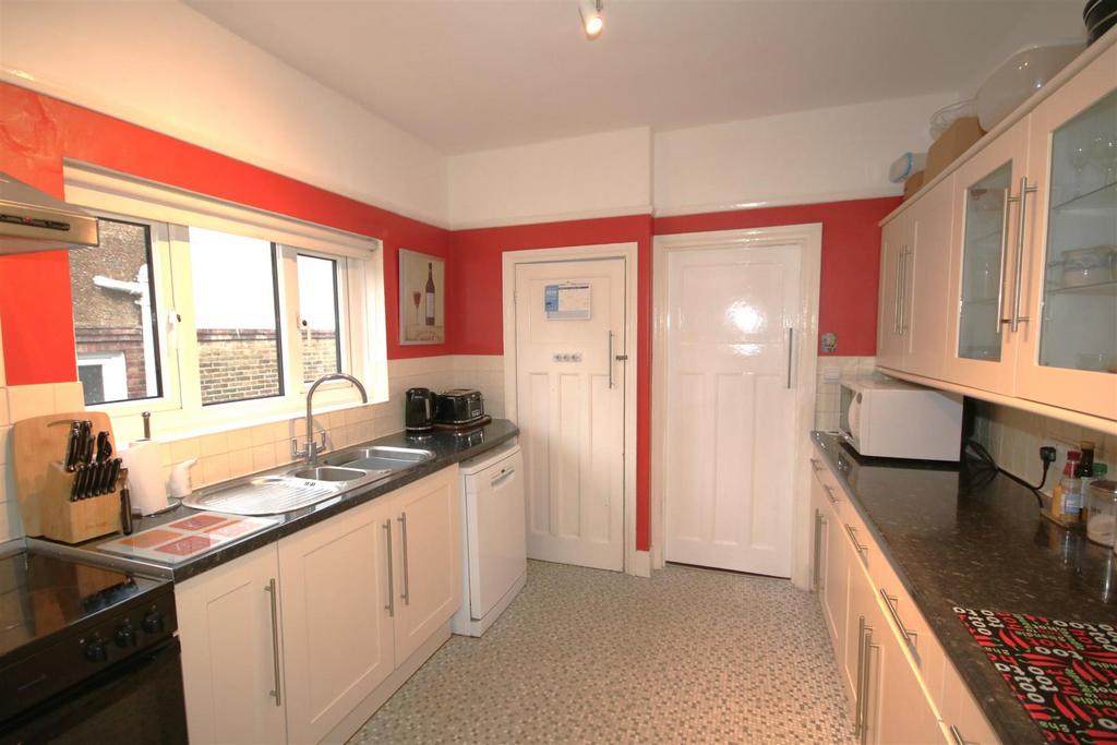 Kitchen b.JPG