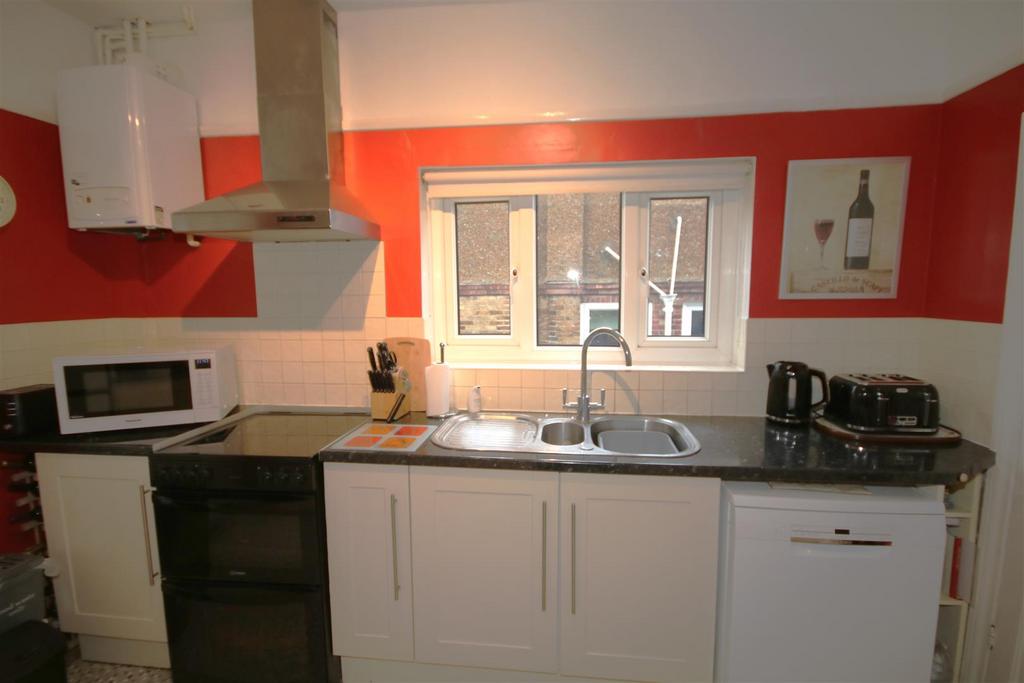 Kitchen c.JPG
