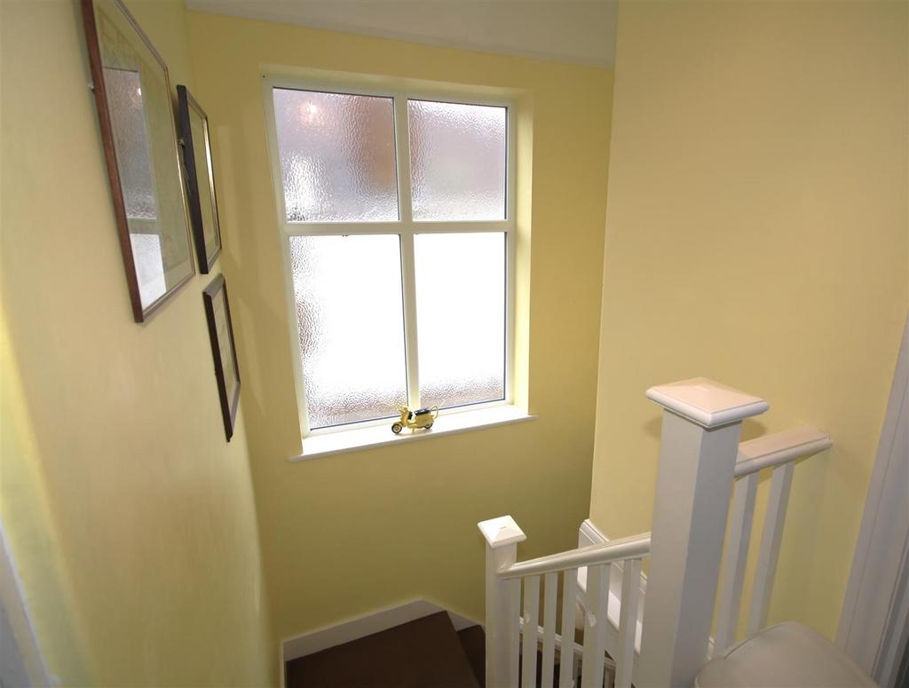 Stairs to landing.JPG