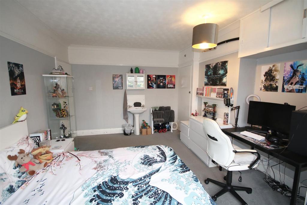Bedroom 1b.JPG