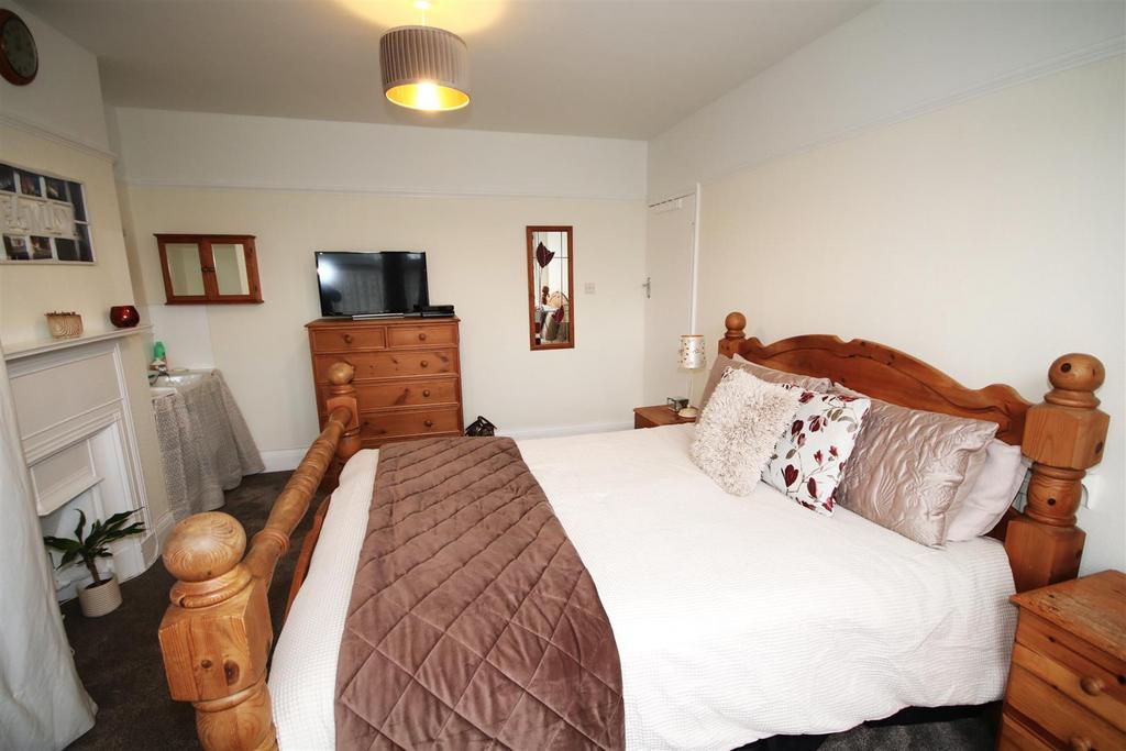 Bedroom 2c.JPG