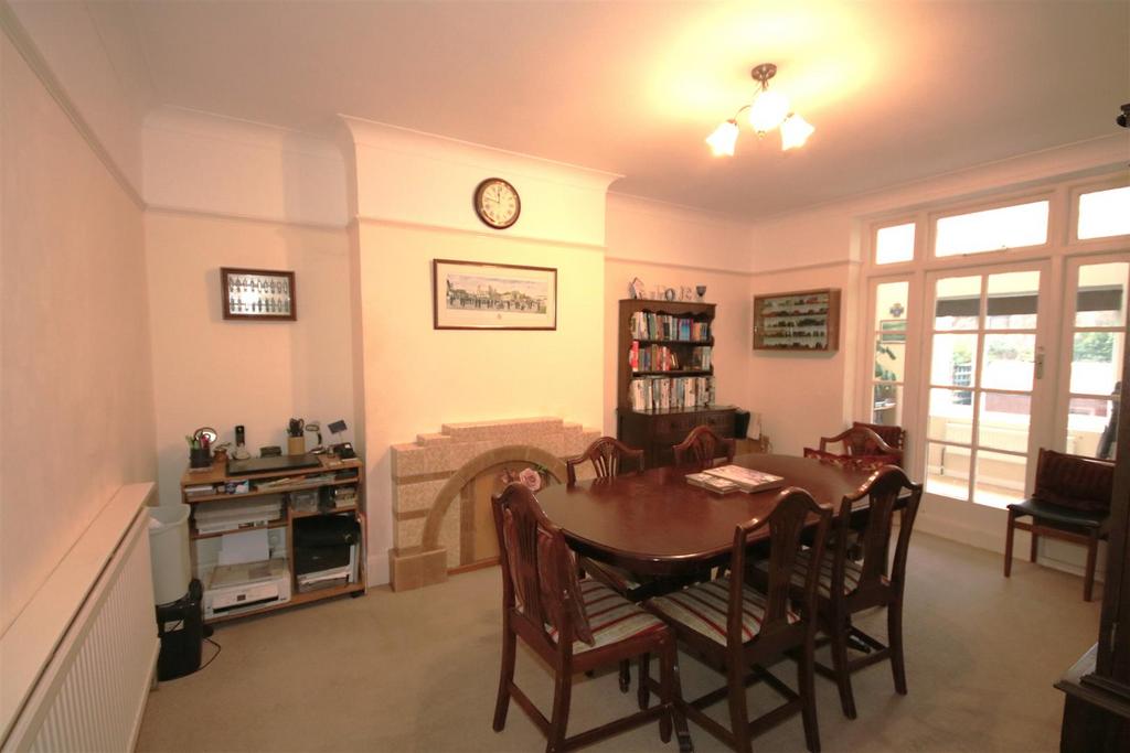 Dining Room b.JPG