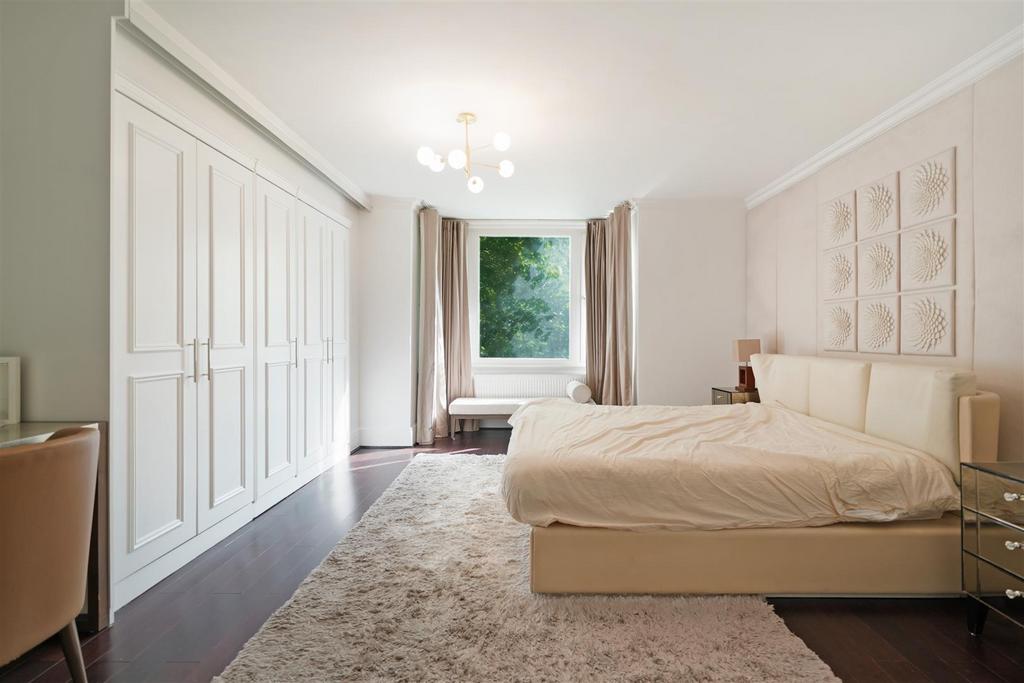 Flat 4, Crown Court - Kzji PNQ5 Dpt3 Aa DZ8 Zn Y.jpg