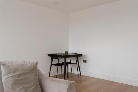 2 bedroom apartment for sale, Victoria Road, Horley