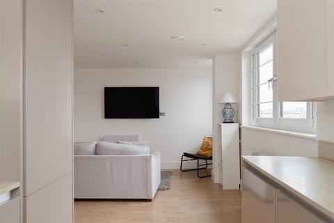 2 bedroom apartment for sale, Victoria Road, Horley