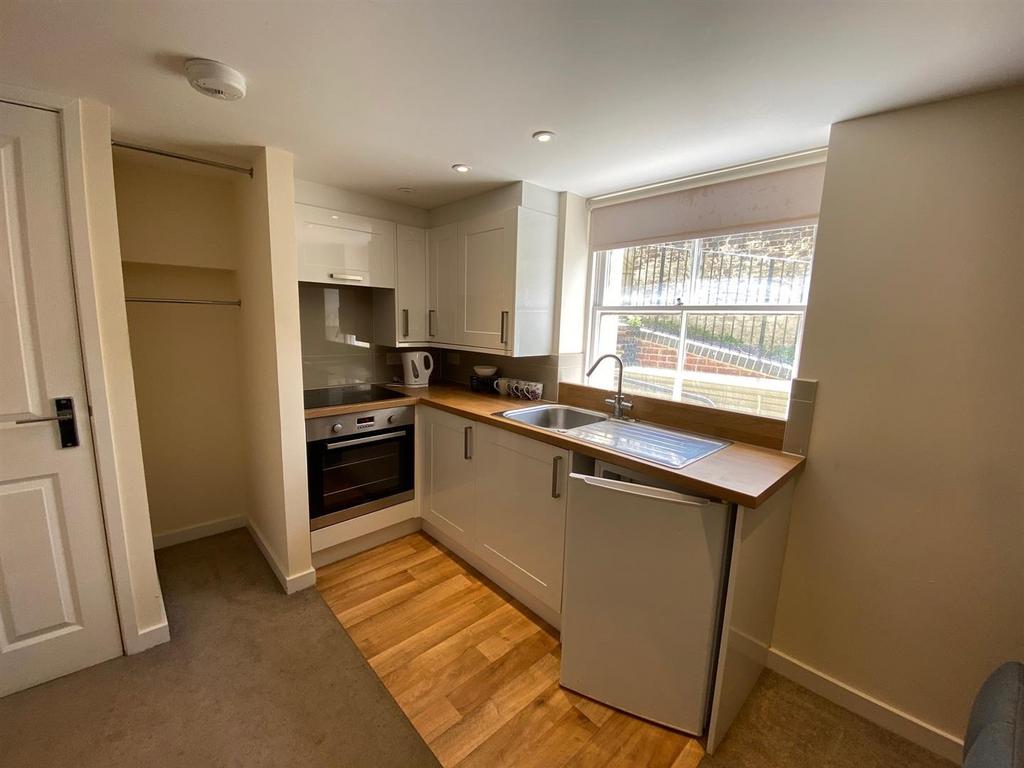 Kitchen area.jpg