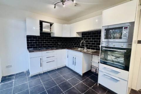 3 bedroom house to rent, Benson Gardens, West Yorkshire LS12