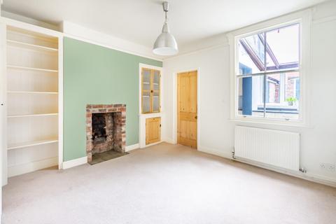 3 bedroom terraced house to rent, Knavesmire Crescent, York