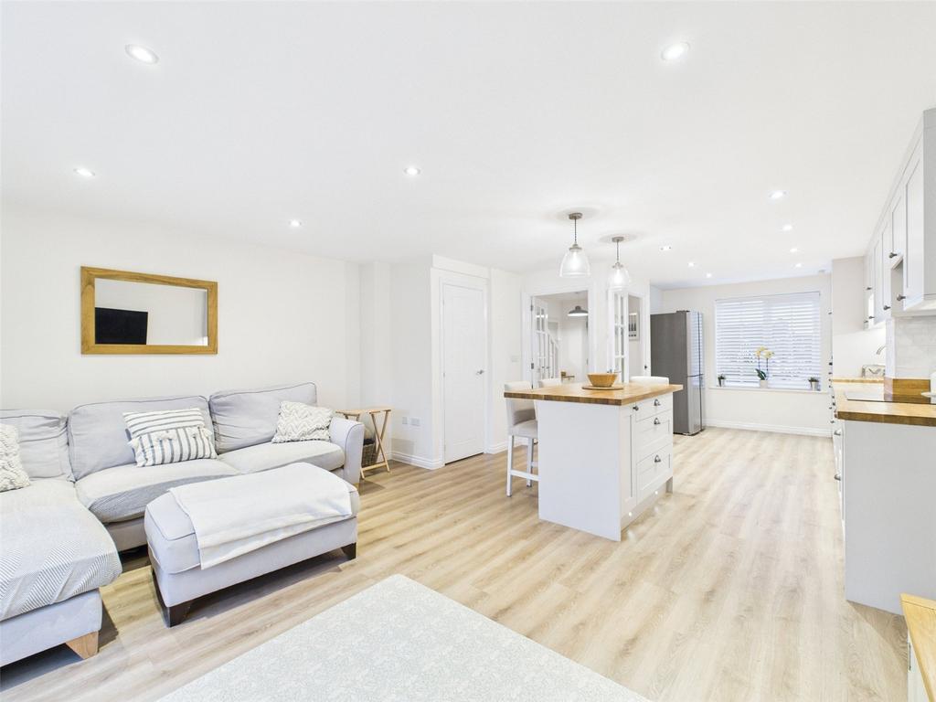 Living/Dining Area
