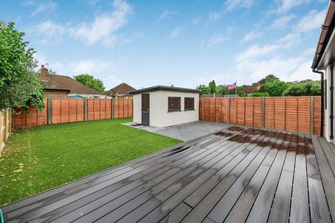 4 bedroom bungalow for sale, Glasbrook Avenue, Whitton TW2