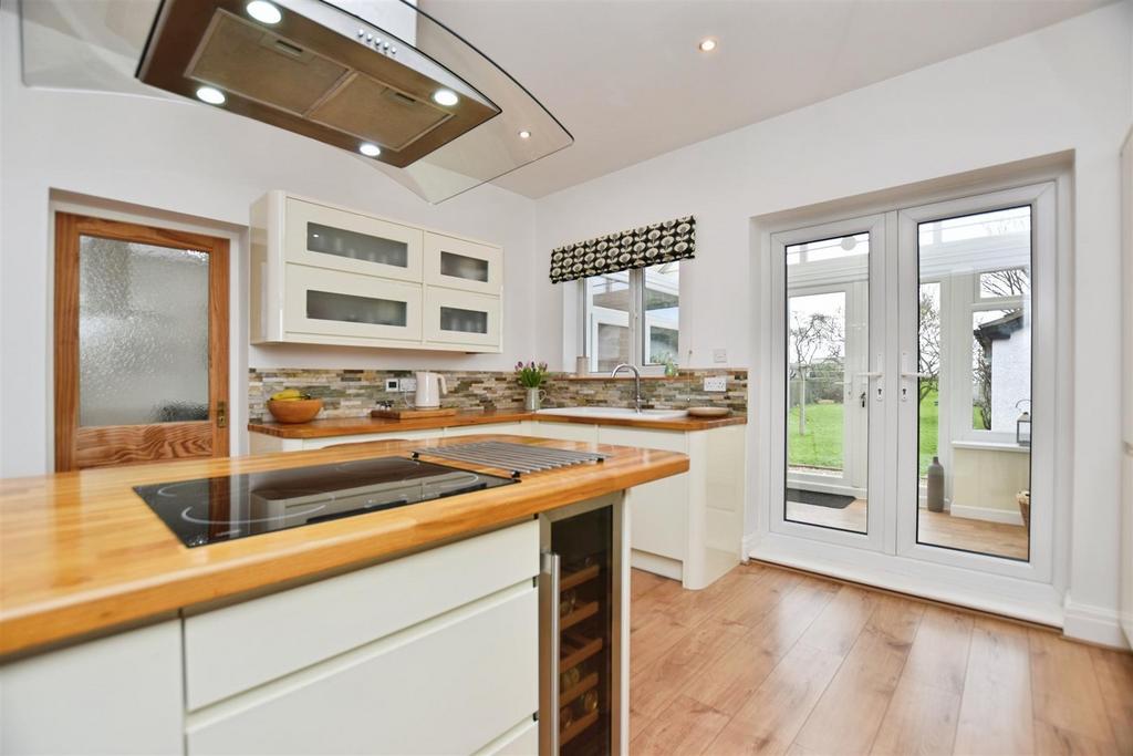 Kitchen Island Feature