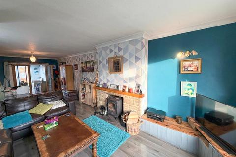 3 bedroom semi-detached bungalow for sale, Aireville Mount, Silsden