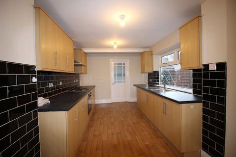 4 bedroom semi-detached house to rent, James William Street