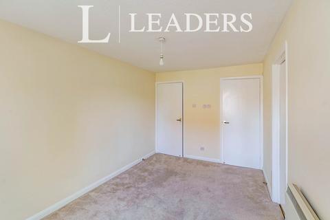 1 bedroom flat to rent, Elm Park, GU6