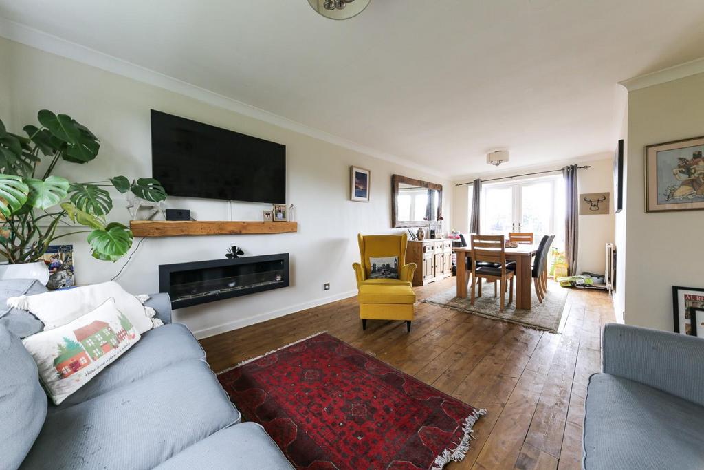 Lounge Dining room.jpg