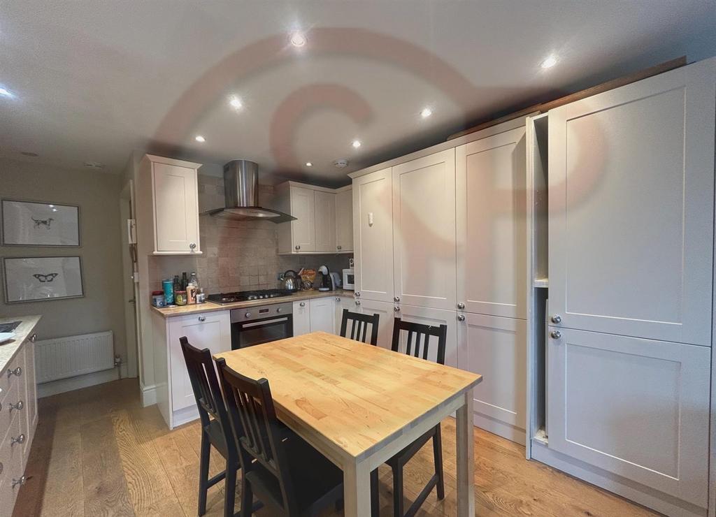 Communal kitchen.jpg
