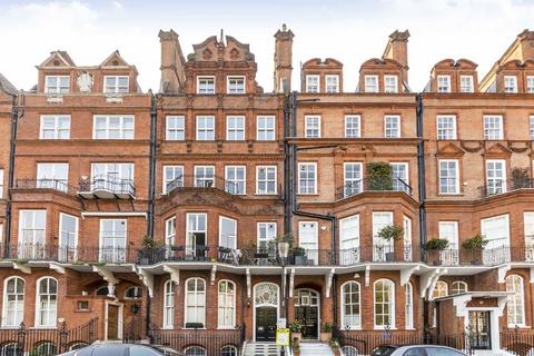 2 bedroom flat to rent, Cadogan Square, London SW1X