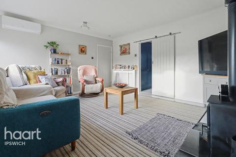 2 bedroom semi-detached bungalow for sale, Chapel Field, Ipswich