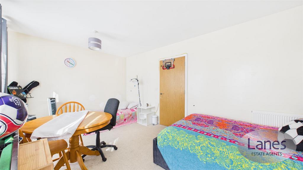CAM04248 G0-PR0098-STILL017.jpg