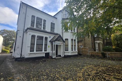 2 bedroom flat to rent, Bromley BR1